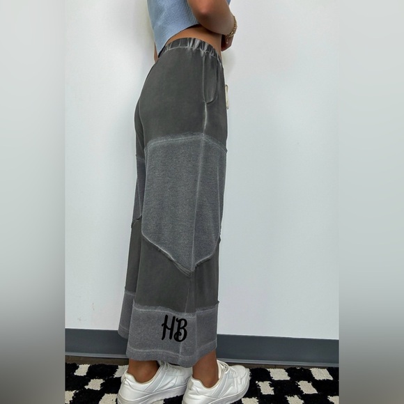 Adorable Soft POL Cropped Pants with Pockets | Bestselling Loungewear - Picture 3 of 7